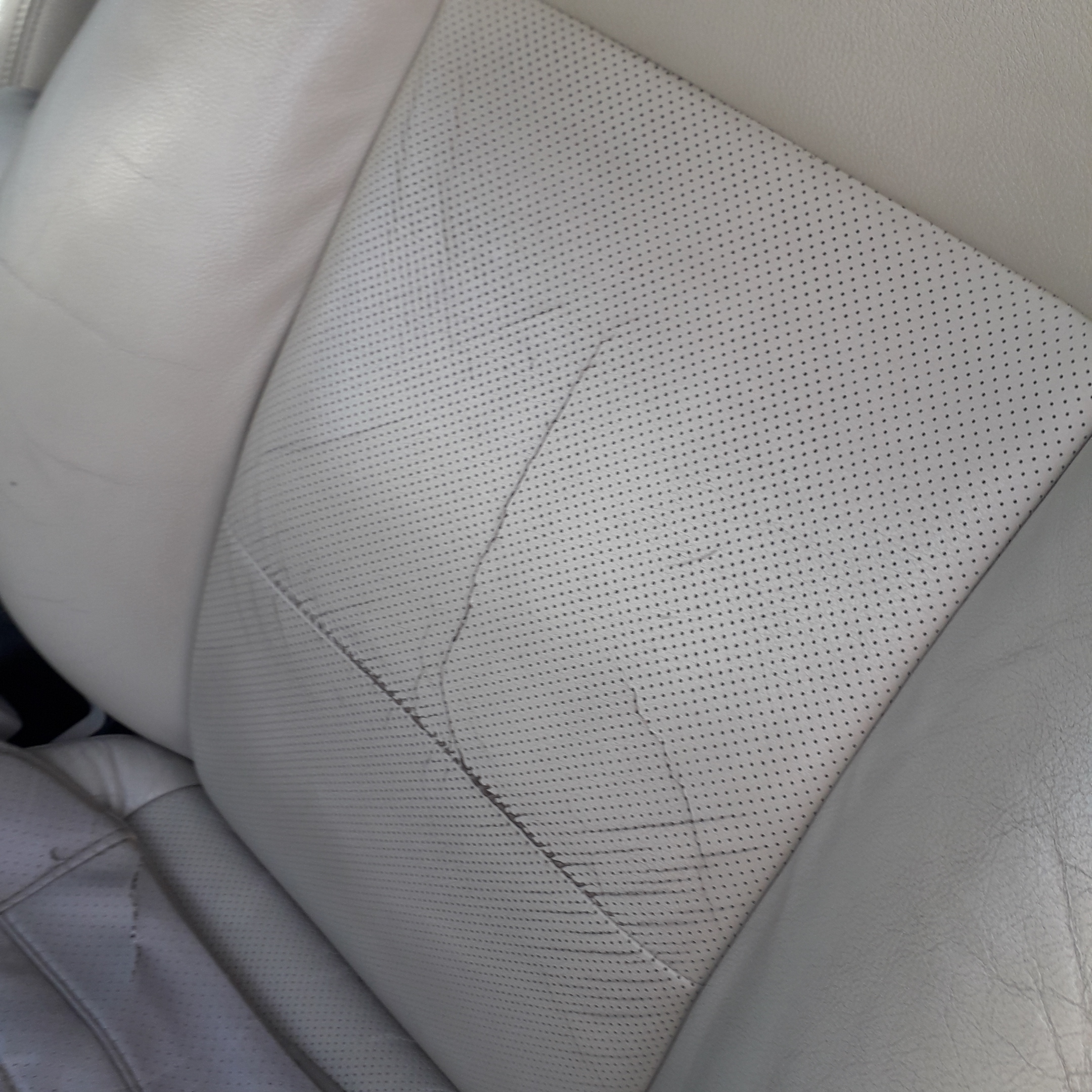 Sort Ford Mondeo fra 2001