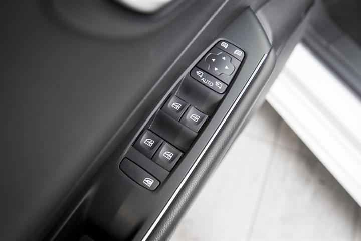 Hvid Renault Talisman fra 2018