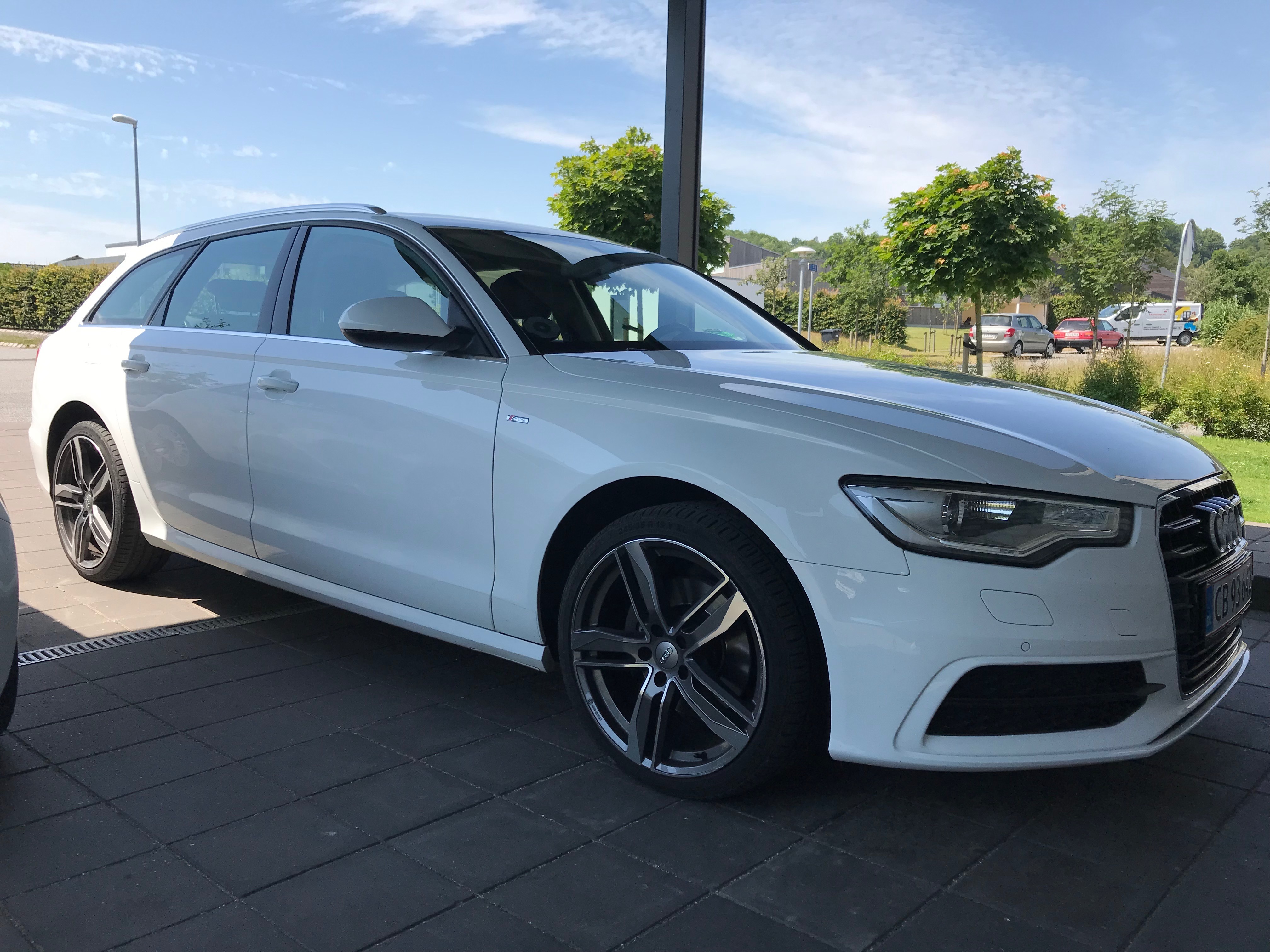 Hvid Audi A6 fra 2014
