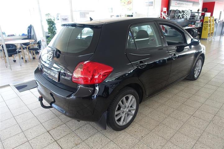 Sort Toyota Auris fra 2009
