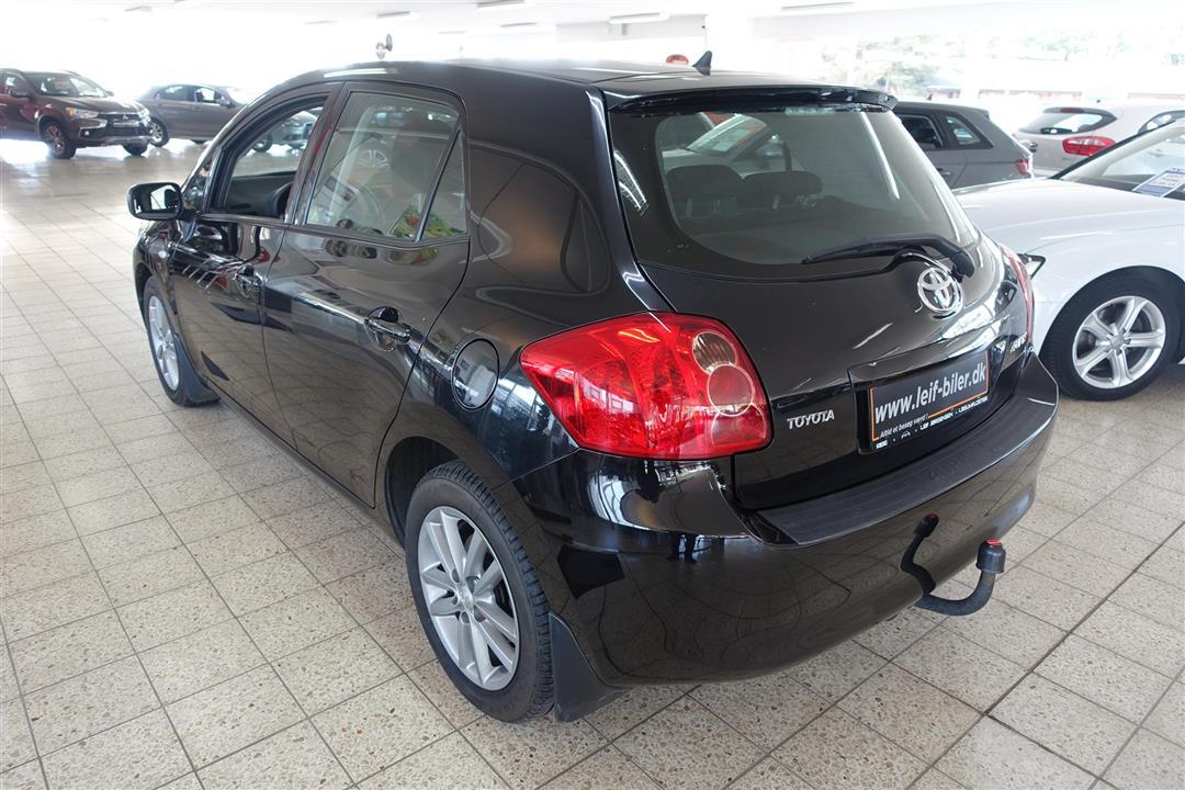 Sort Toyota Auris fra 2009