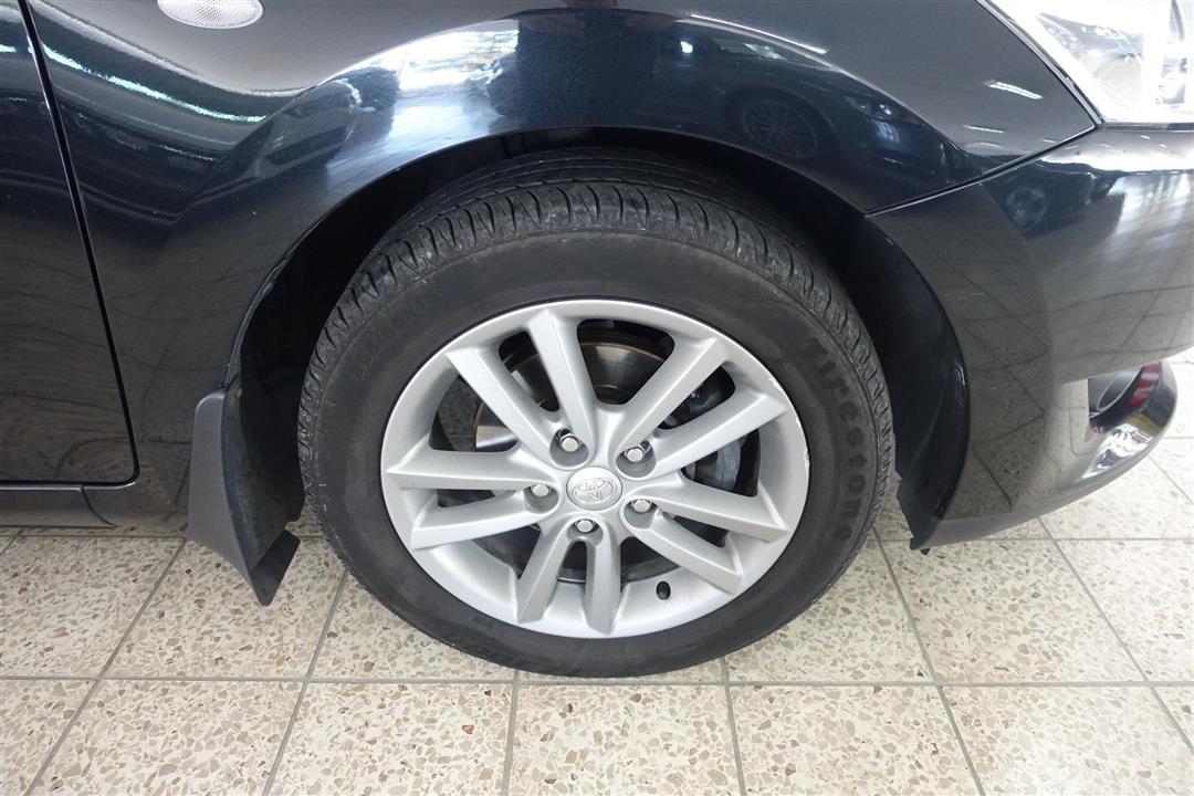Sort Toyota Auris fra 2009