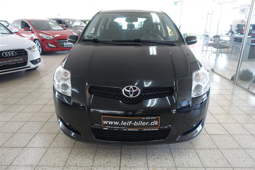 Sort Toyota Auris fra 2009