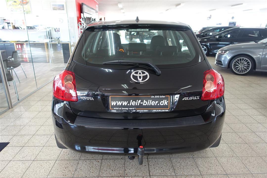 Sort Toyota Auris fra 2009