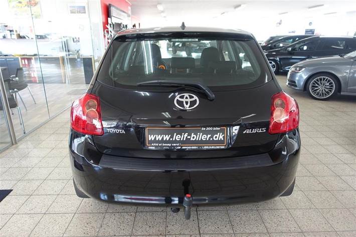 Sort Toyota Auris fra 2009