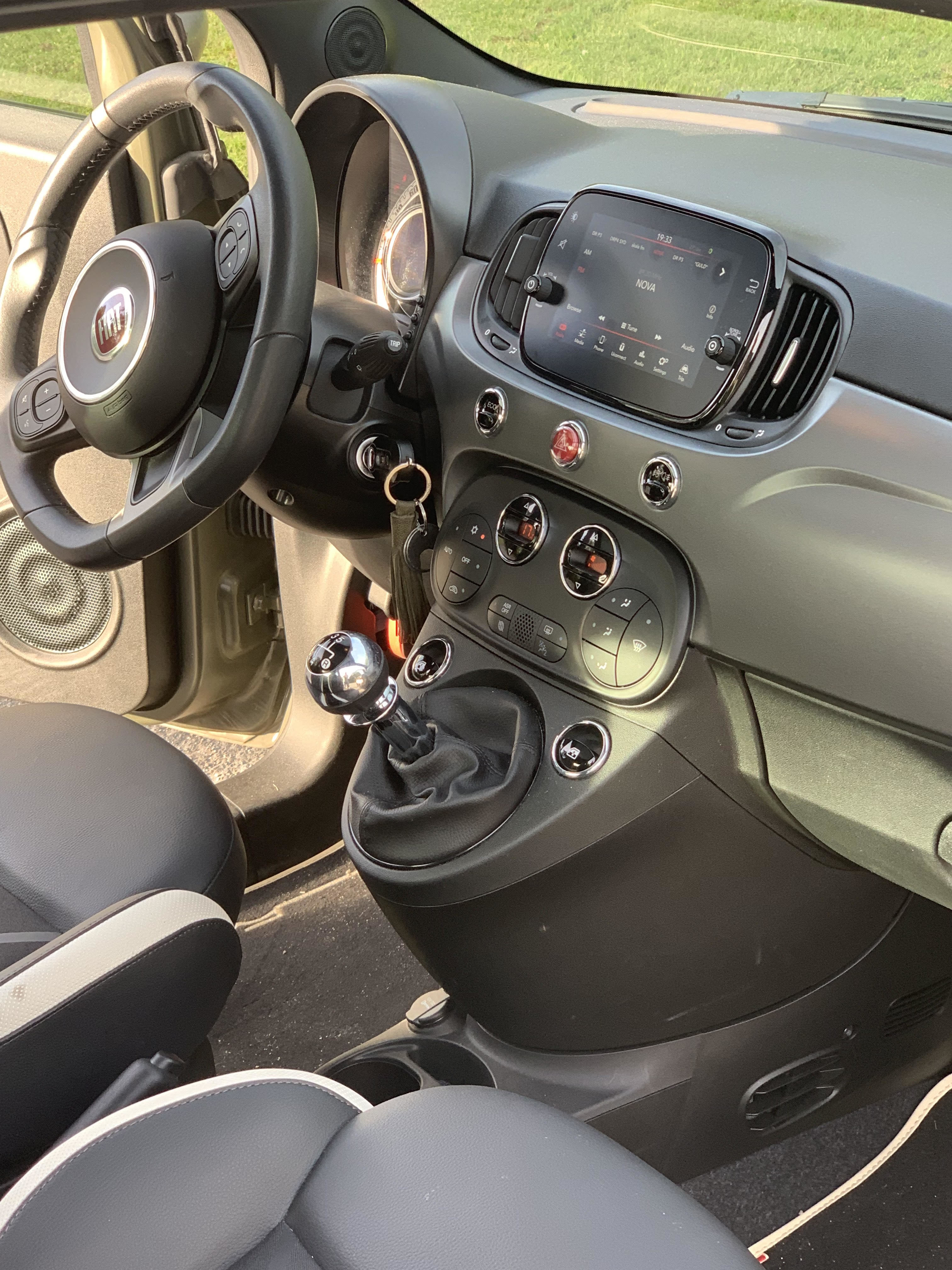 Grøn Fiat 500 fra 2018