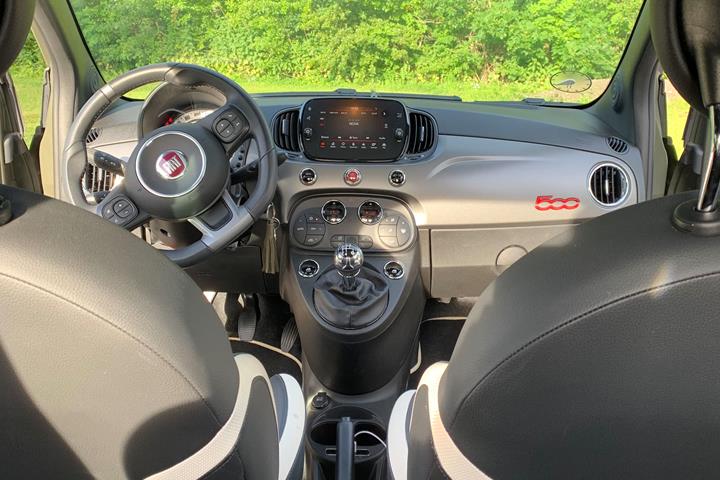 Grøn Fiat 500 fra 2018