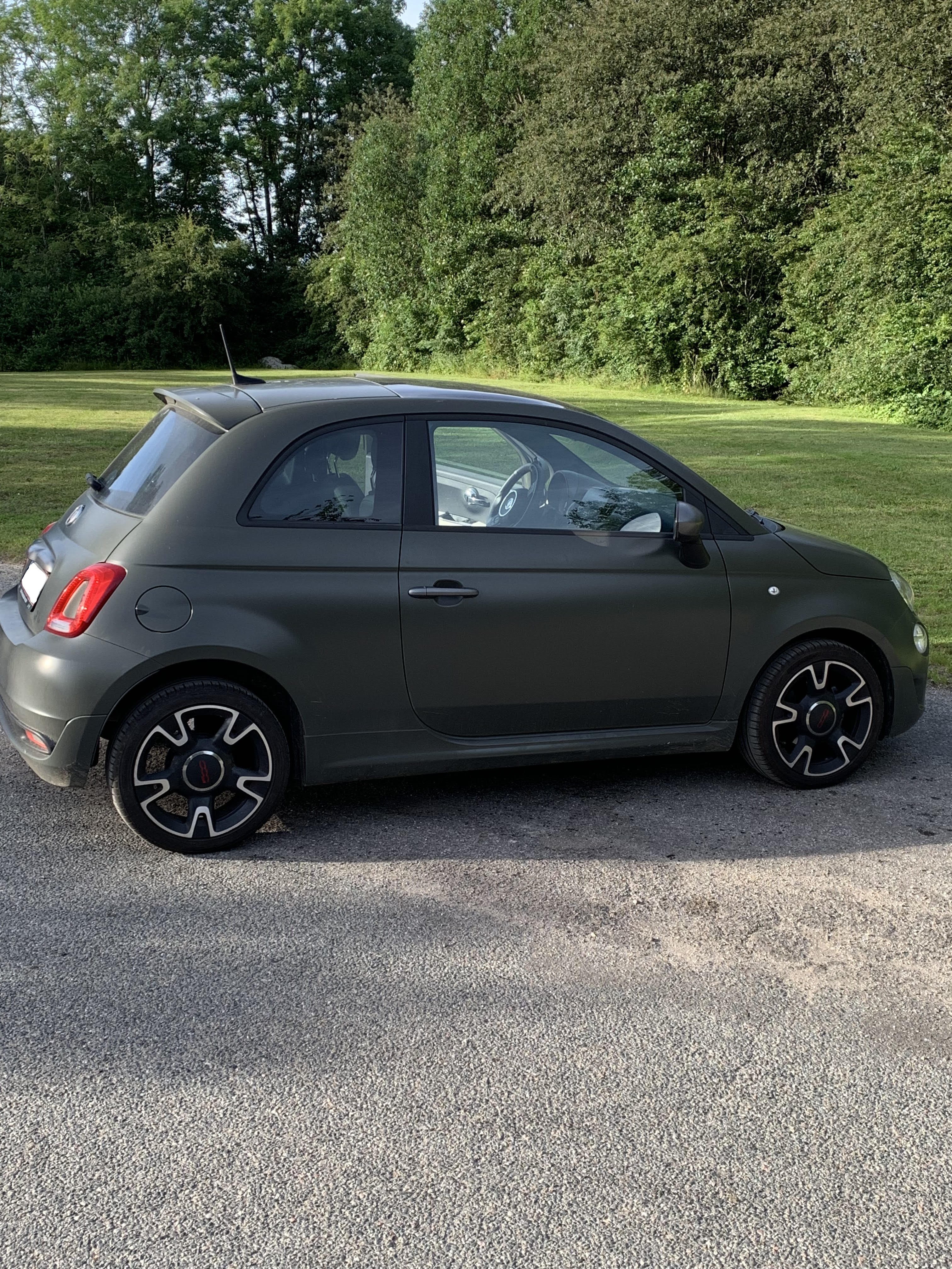 Grøn Fiat 500 fra 2018