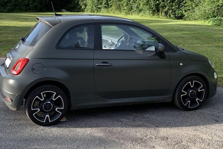 Grøn Fiat 500 fra 2018