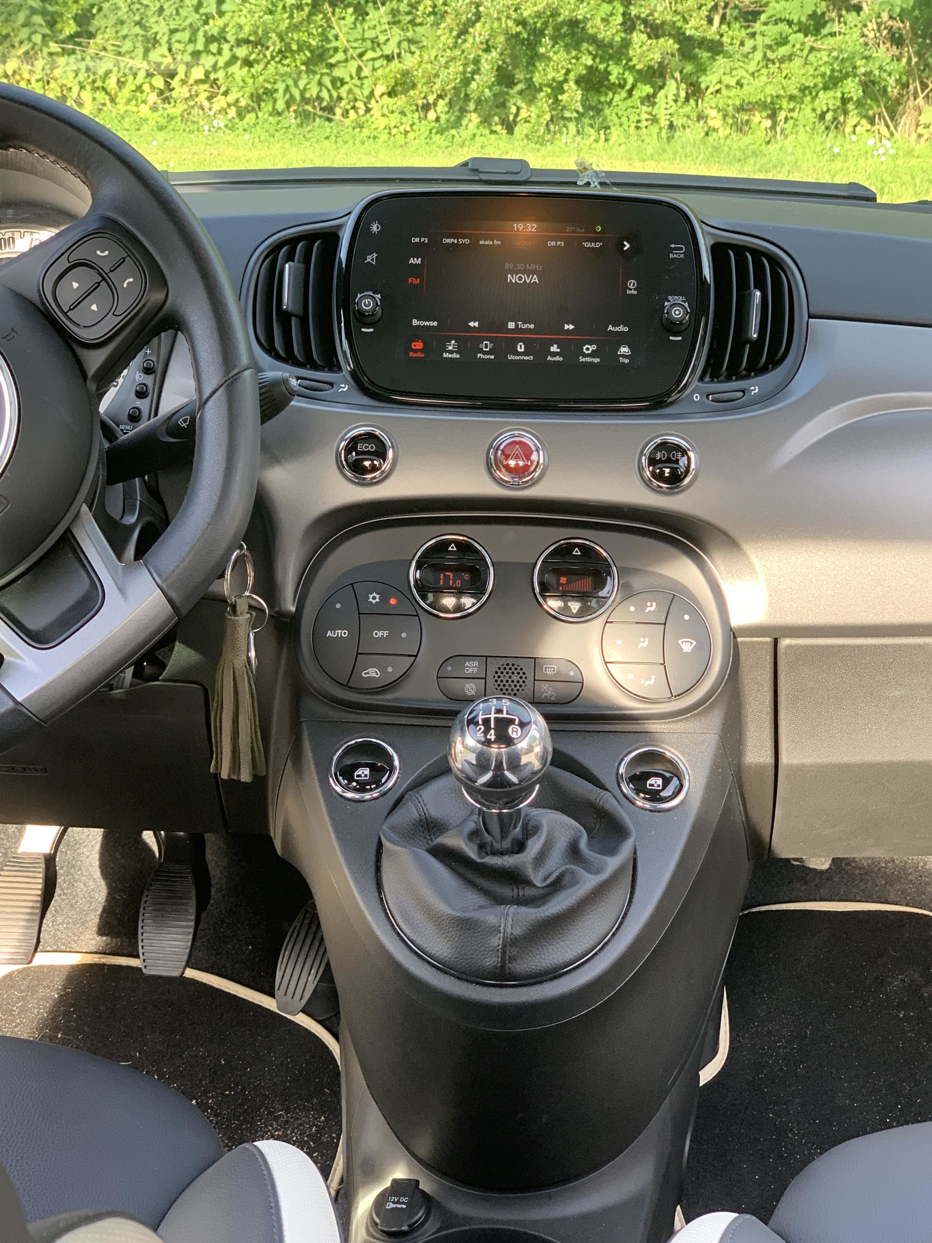 Grøn Fiat 500 fra 2018