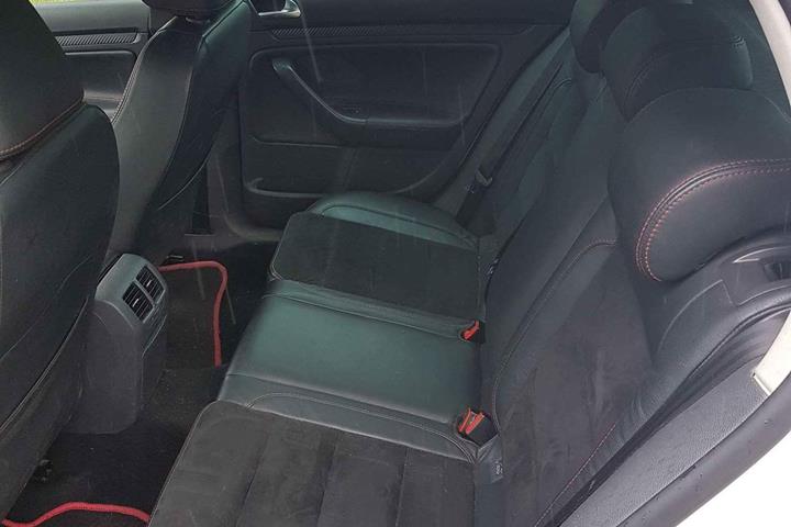 Hvid VW Golf fra 2008