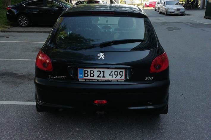 Sort Peugeot 206 fra 2006
