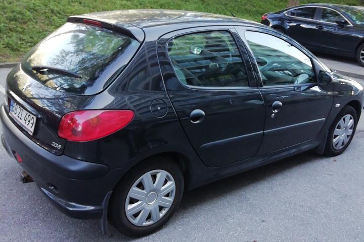 Sort Peugeot 206 fra 2006