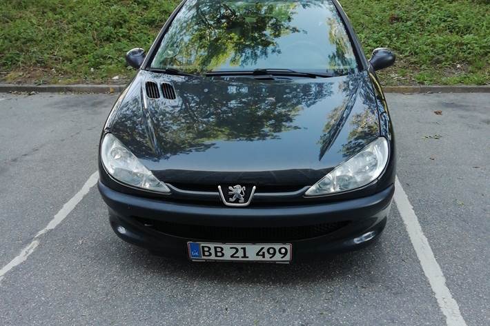 Sort Peugeot 206 fra 2006