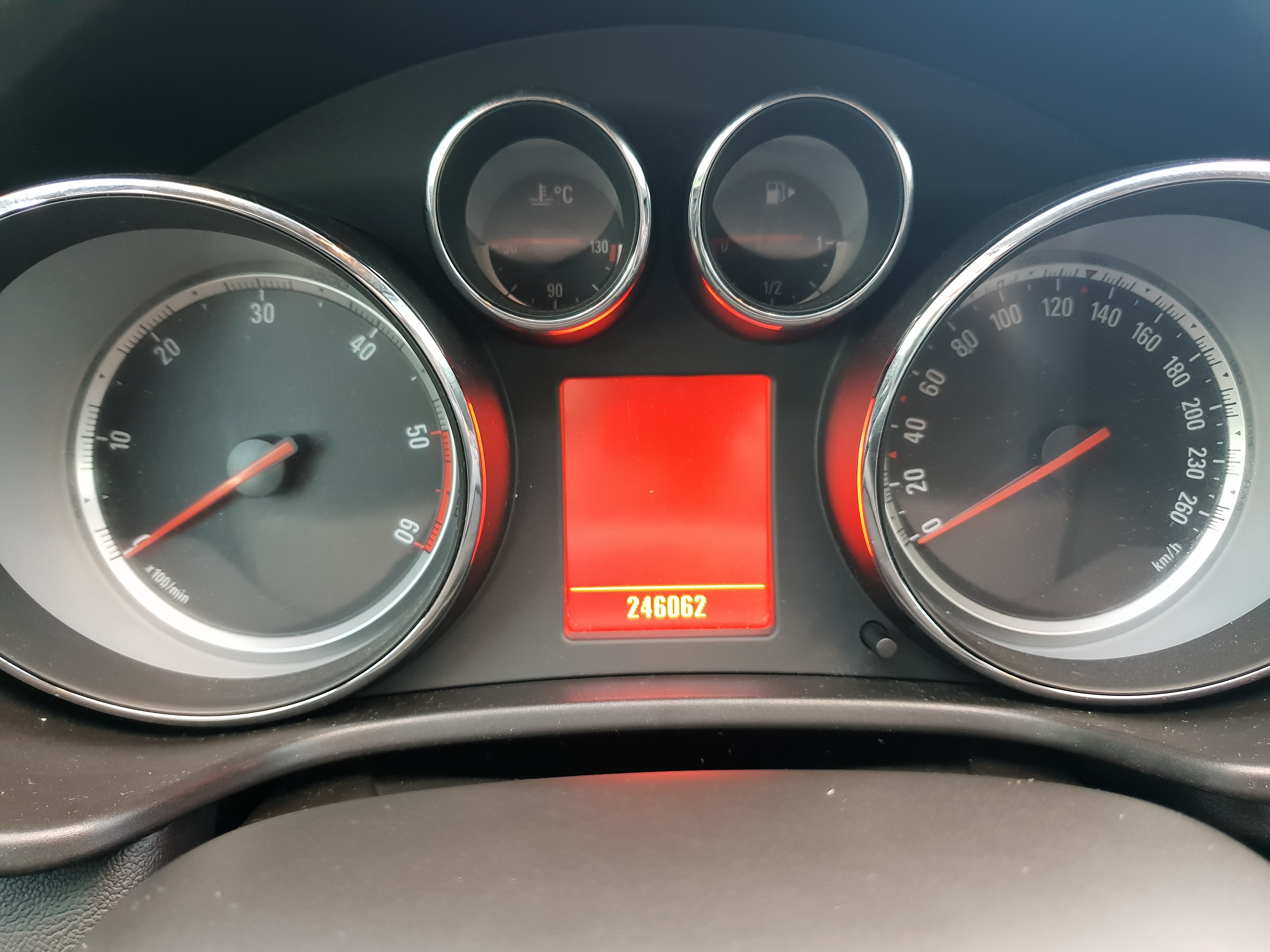 Grå Opel Insignia fra 2011