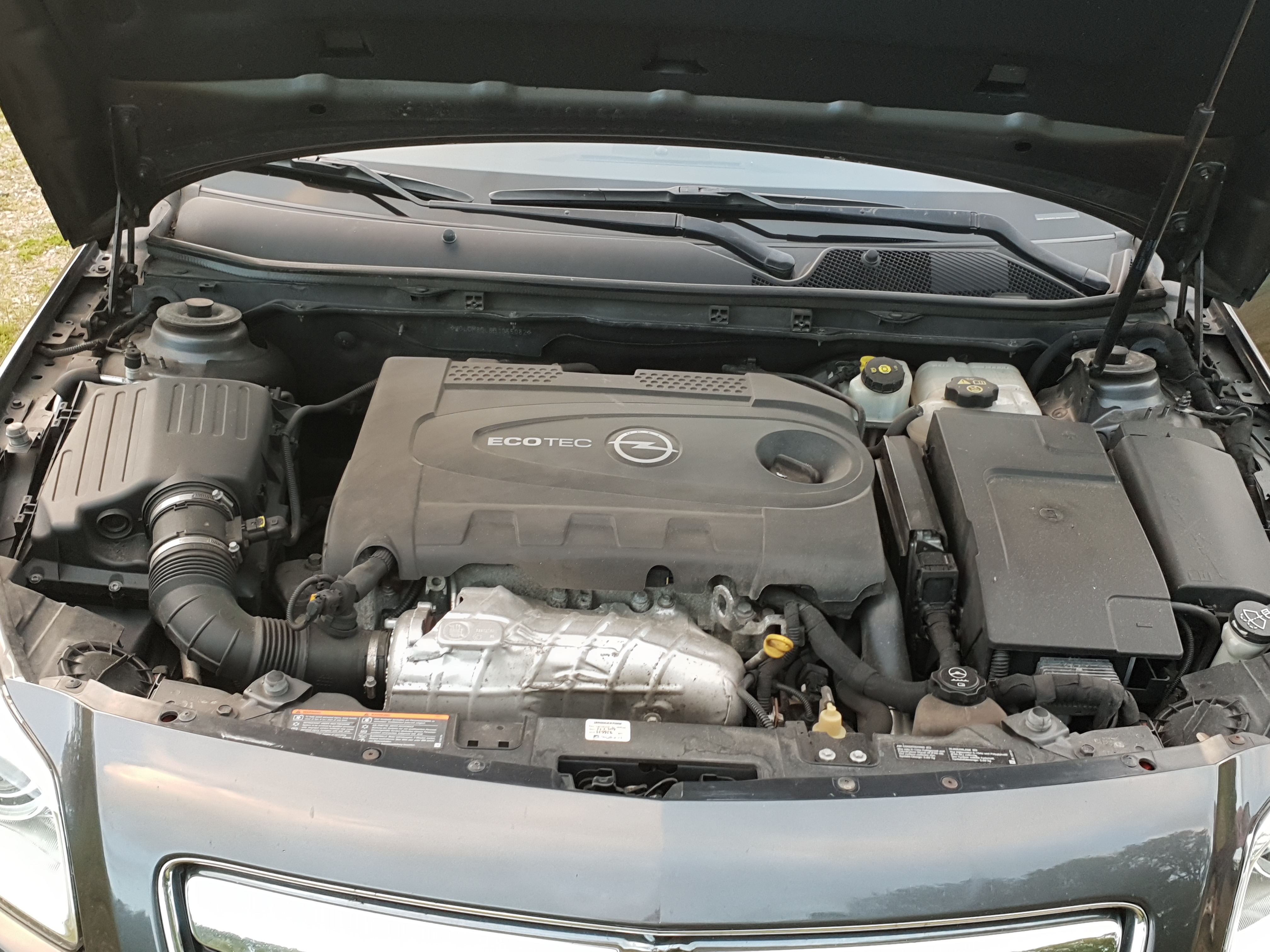 Grå Opel Insignia fra 2011