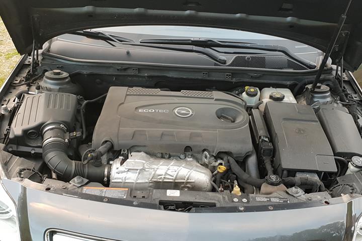 Grå Opel Insignia fra 2011