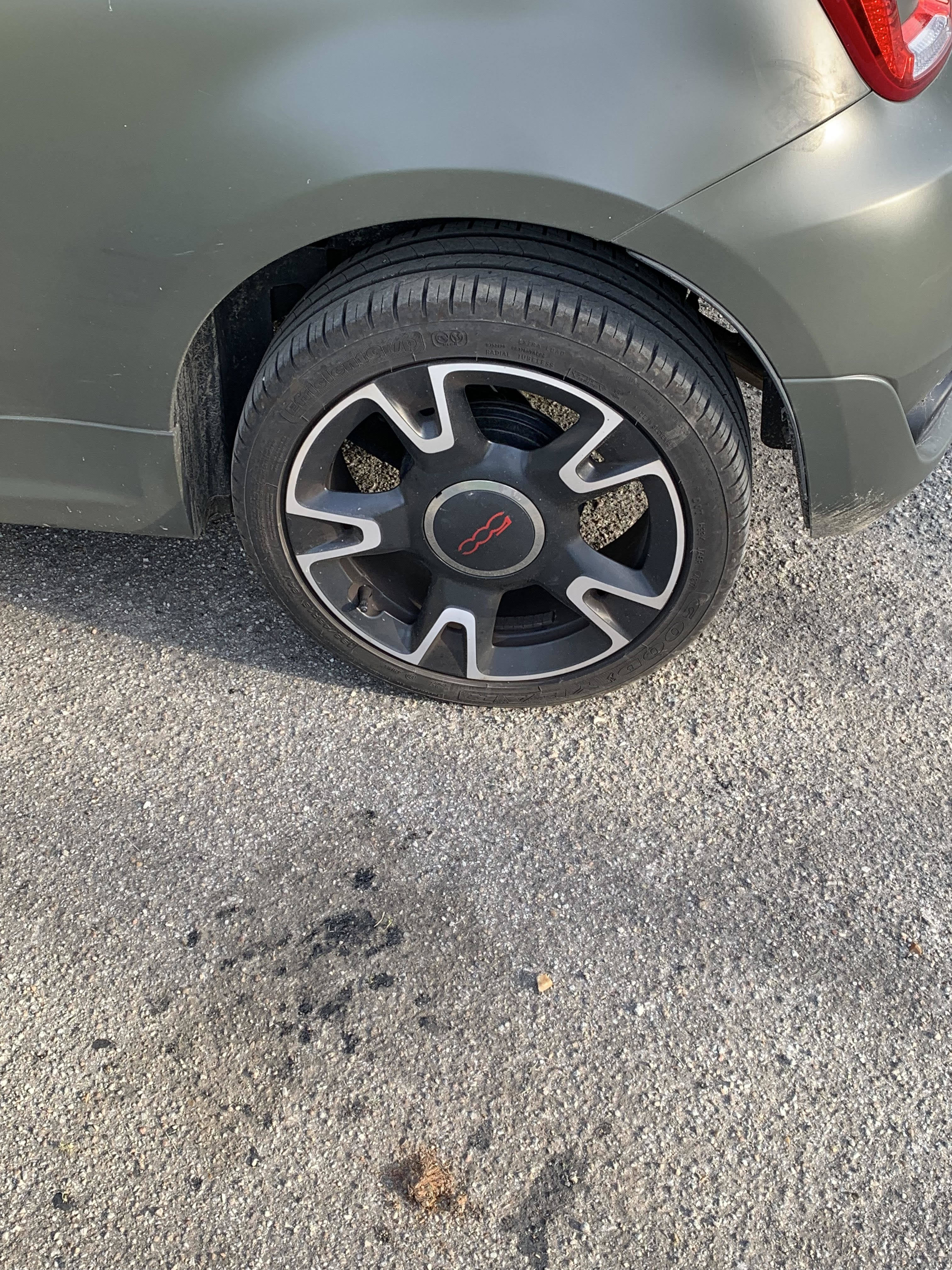 Grøn Fiat 500 fra 2018