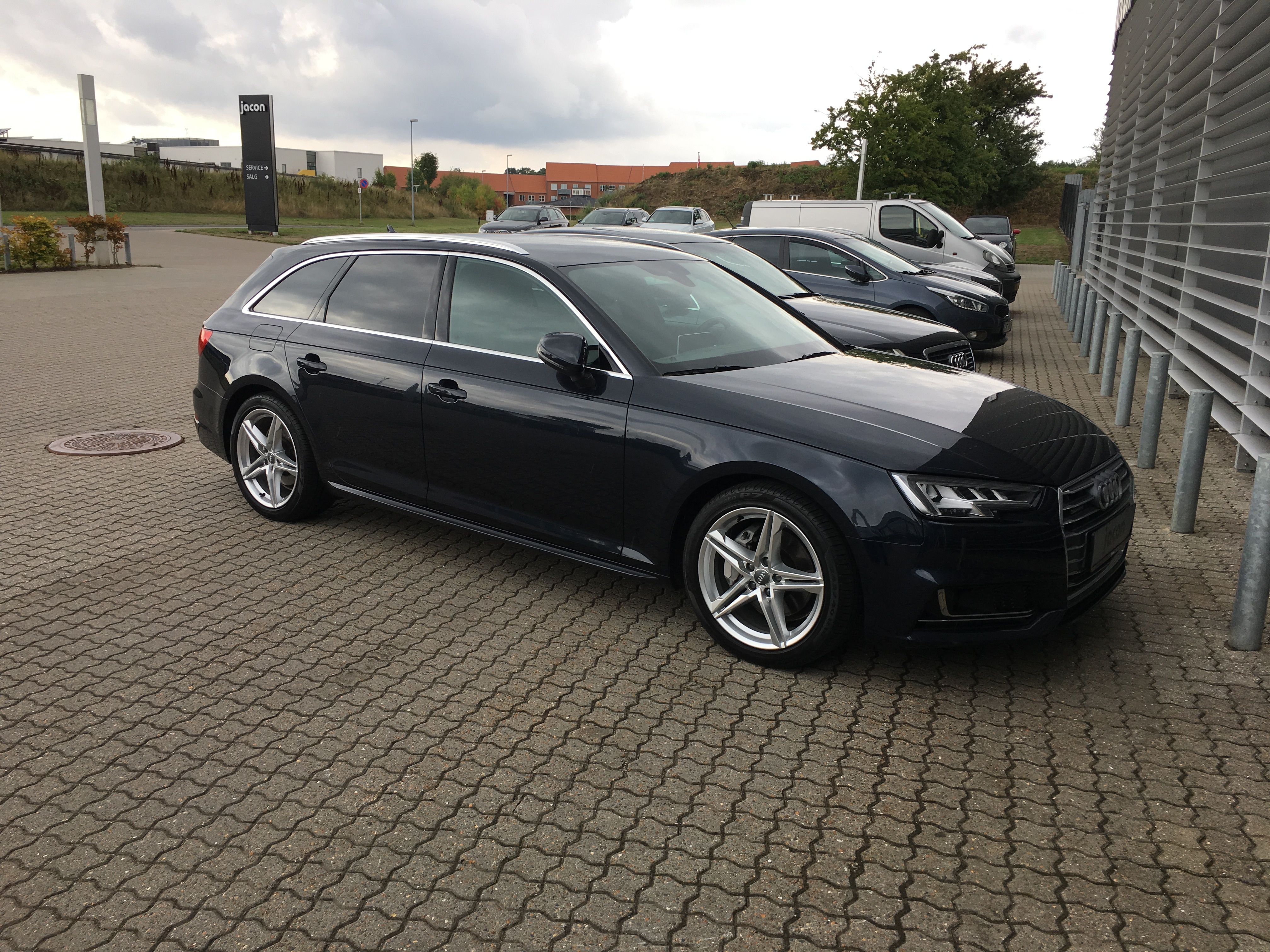 Audi A4 Avant Sport 2 0