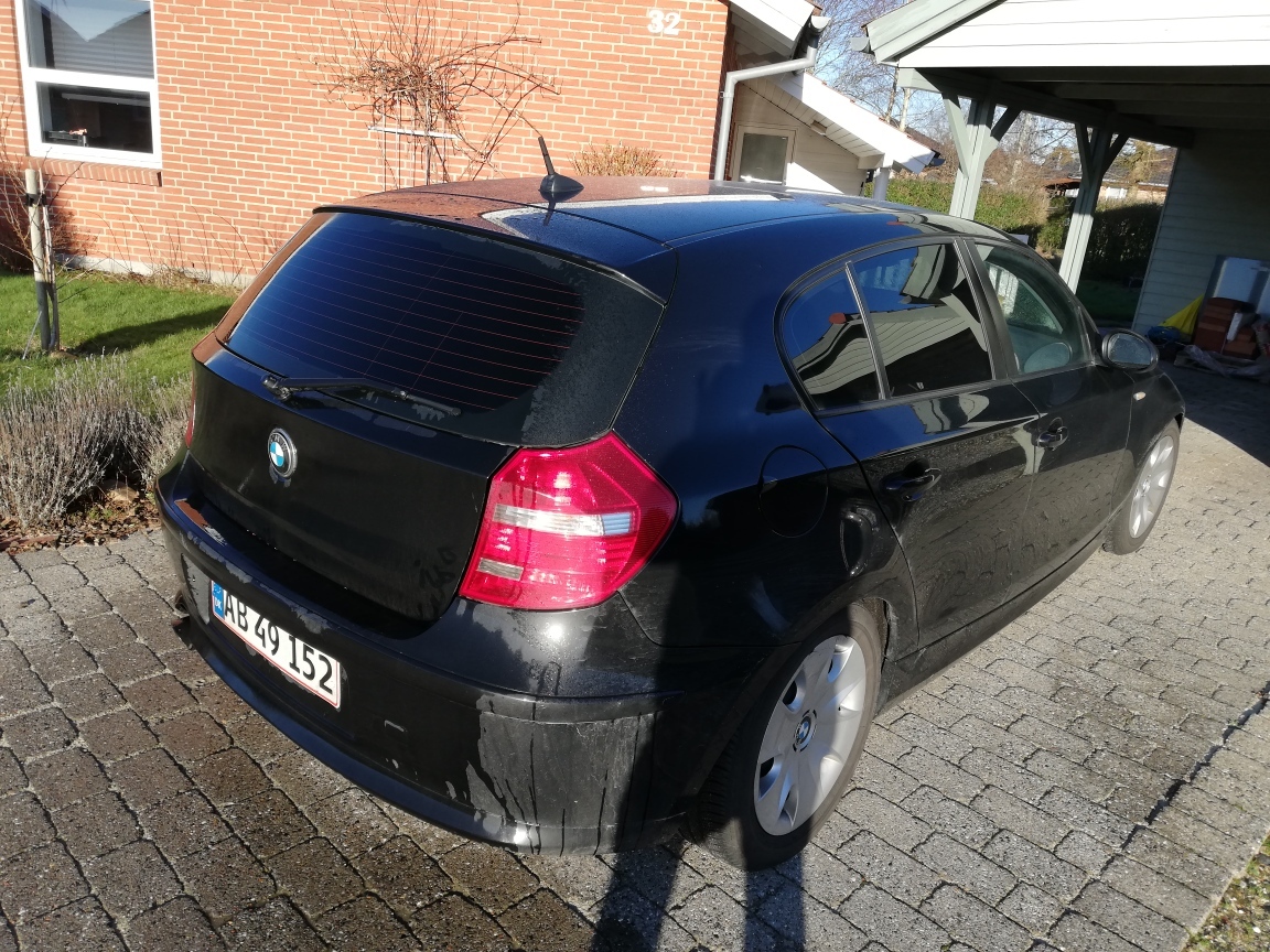 Sort BMW 118d fra 2009