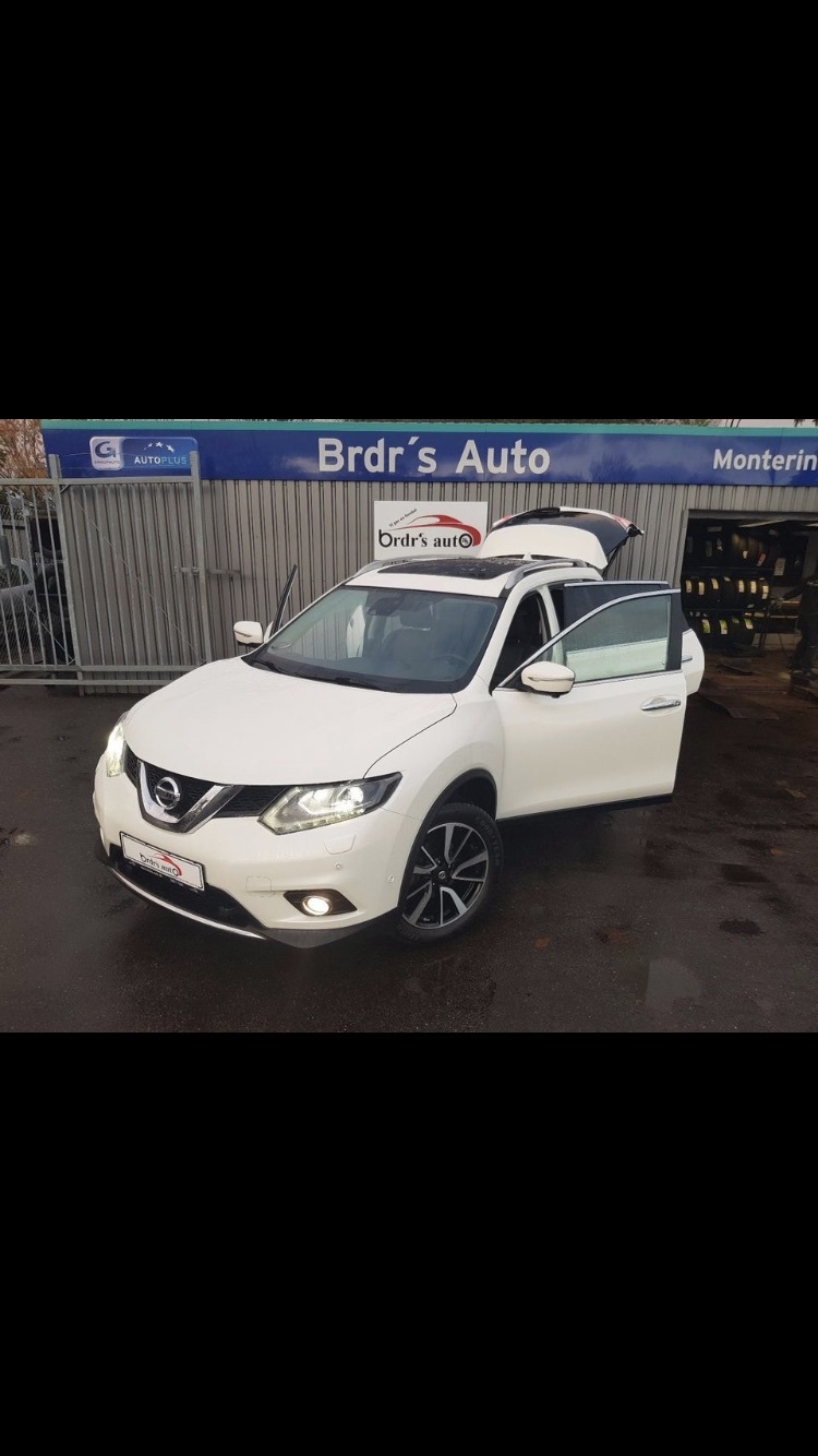 Hvid Nissan X-Trail fra 2014