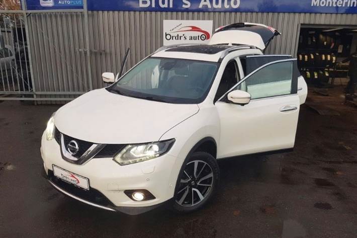 Hvid Nissan X-Trail fra 2014
