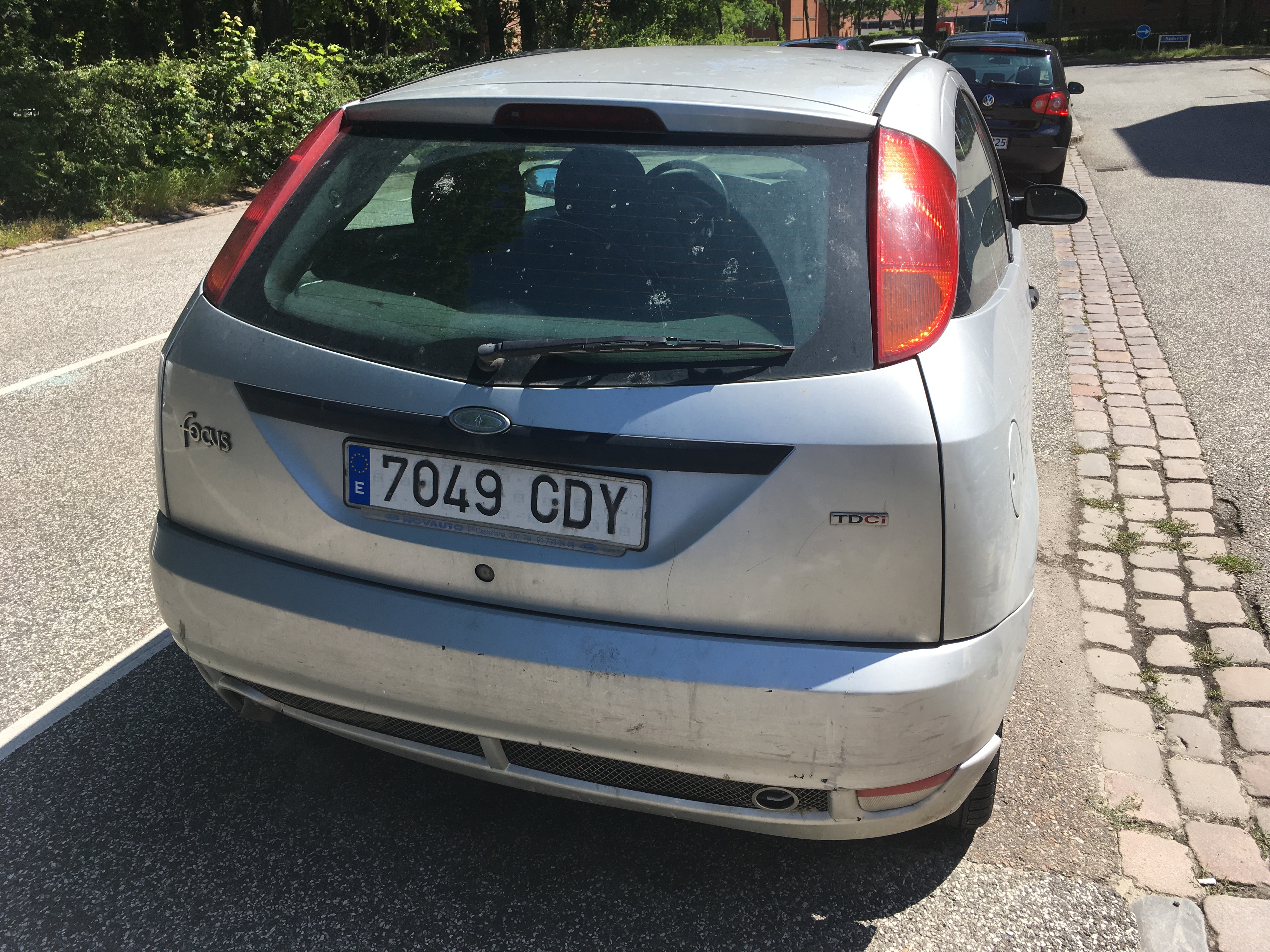Grå Ford Focus fra 2004