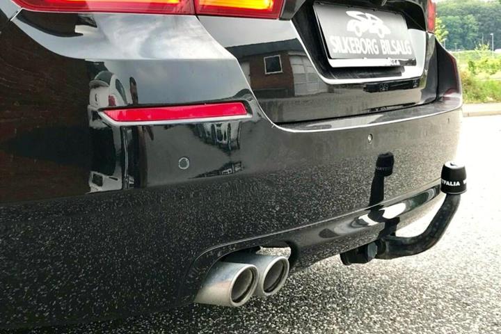 Sort BMW 520 fra 2011