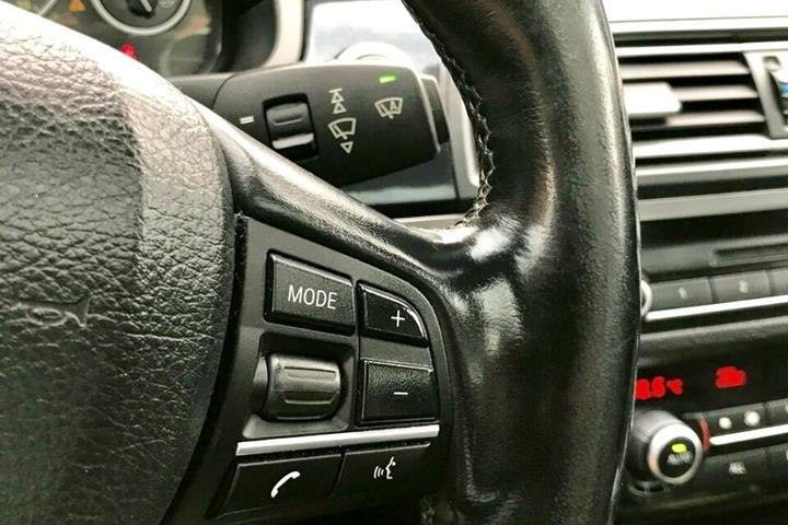 Sort BMW 520 fra 2011