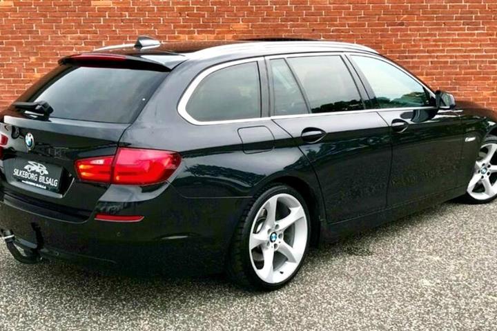 Sort BMW 520 fra 2011