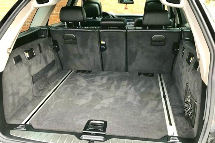 Sort BMW 520 fra 2011