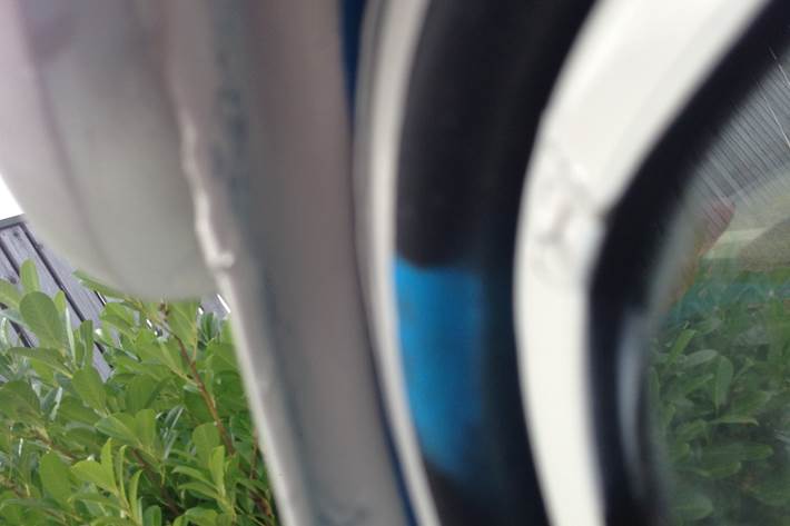 Blå Mercedes 200 fra 1972