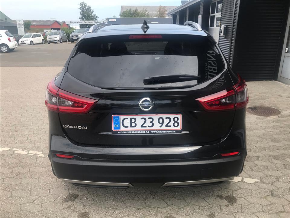Sort Nissan Qashqai fra 2018