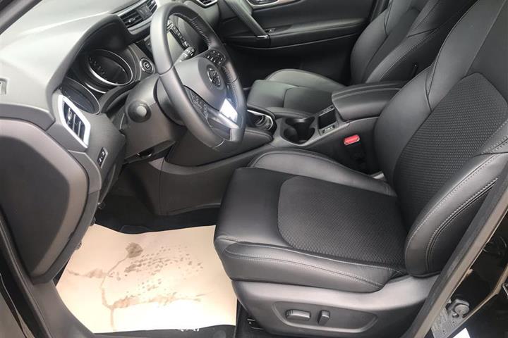 Sort Nissan Qashqai fra 2018
