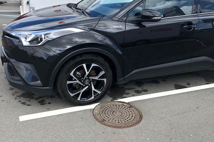 Sort Toyota C-HR fra 2018