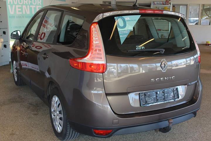 Brun Renault Grand Scénic fra 2010