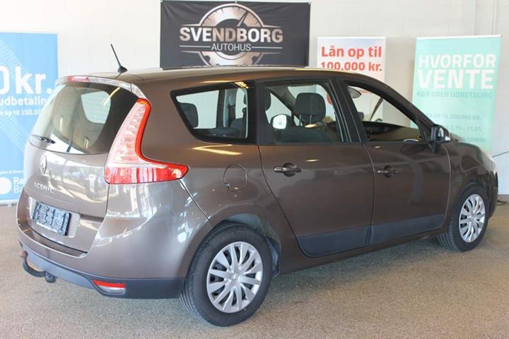 Brun Renault Grand Scénic fra 2010
