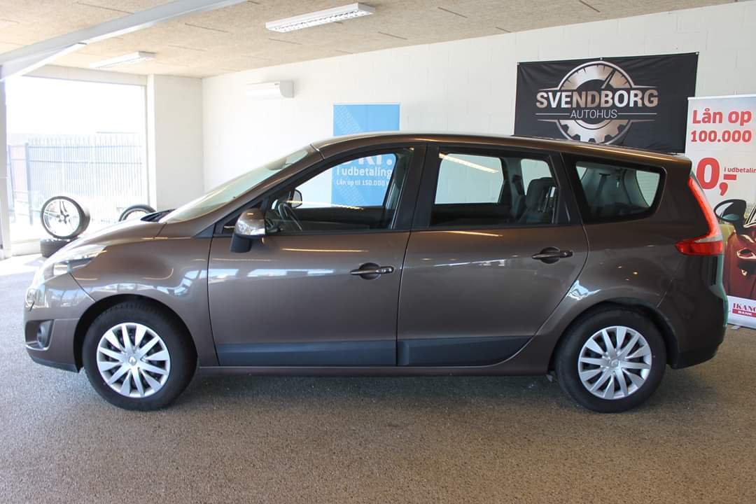 Brun Renault Grand Scénic fra 2010