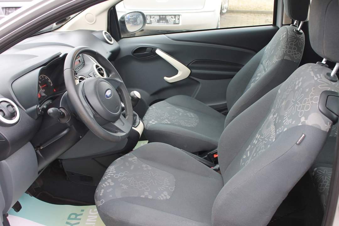 Grå Ford Ka fra 2010