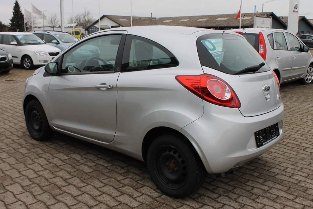 Grå Ford Ka fra 2010