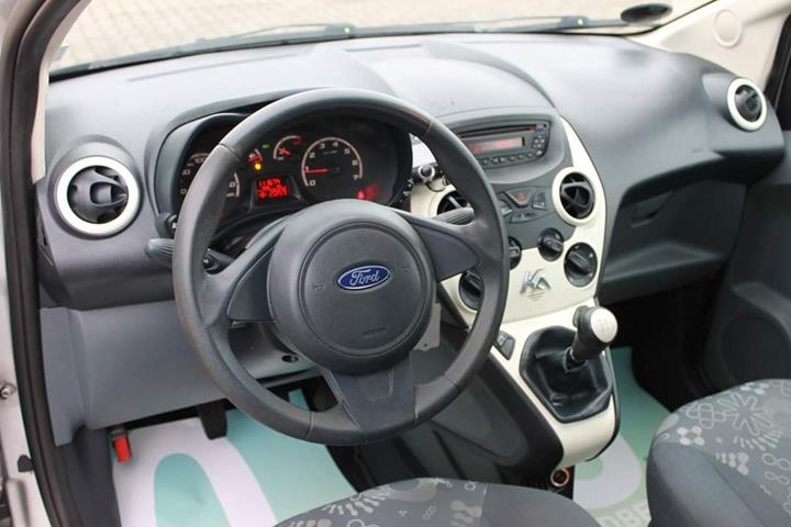 Grå Ford Ka fra 2010
