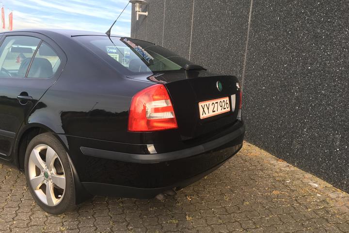 Sort Skoda Octavia fra 2005