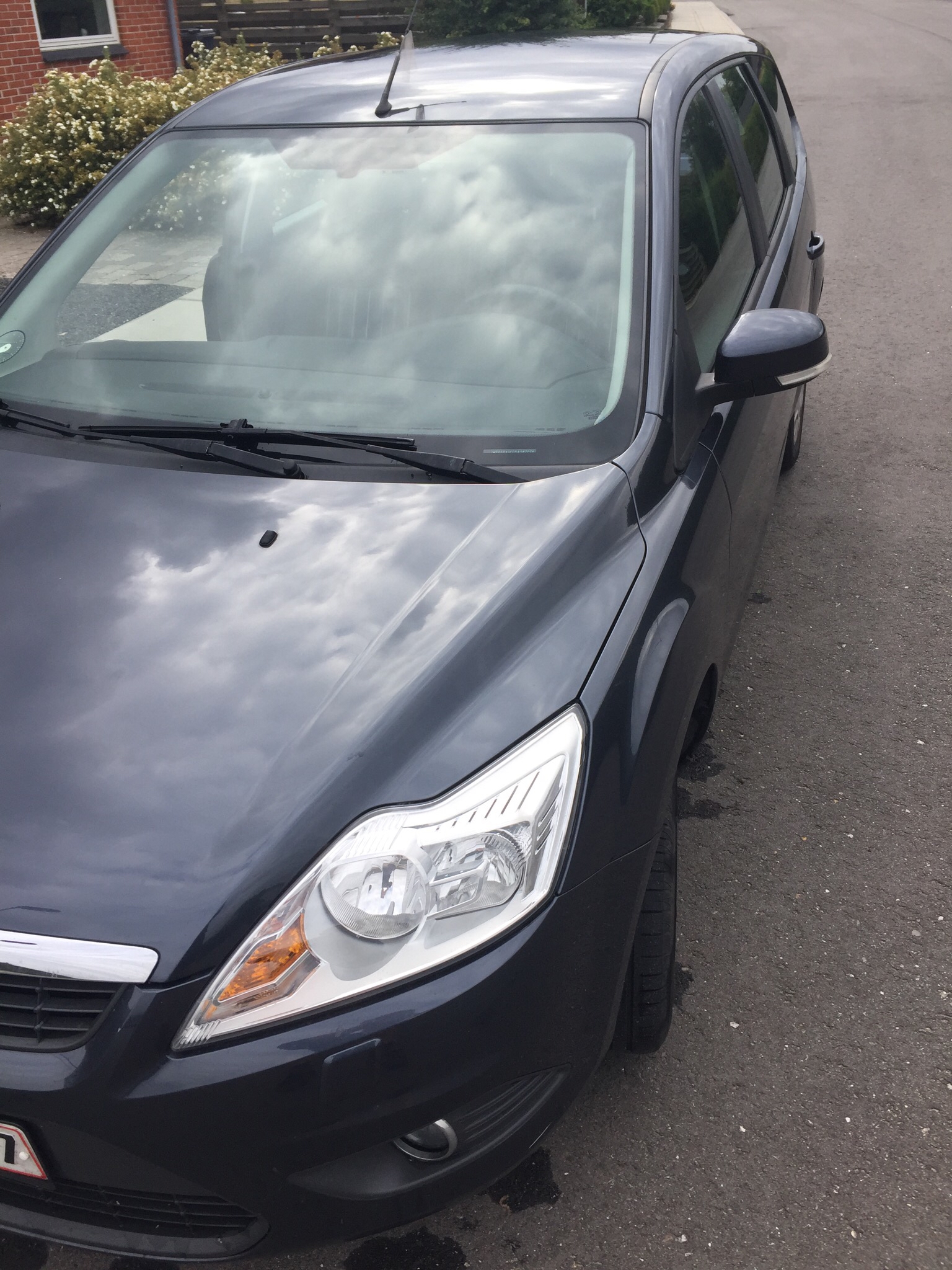 Grå Ford Focus fra 2010