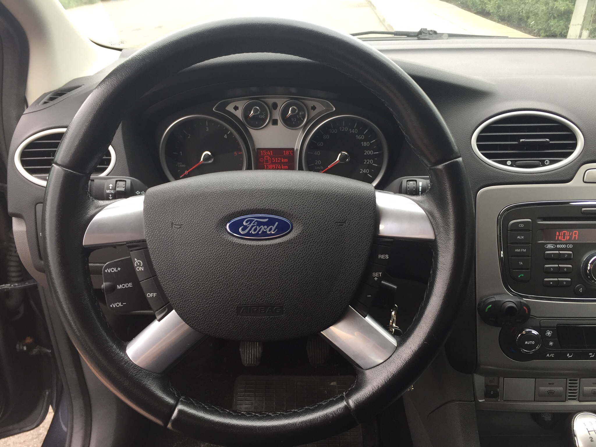 Grå Ford Focus fra 2010