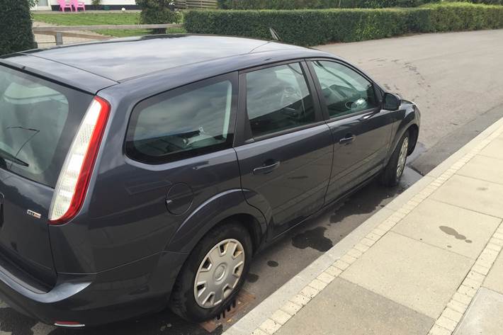 Grå Ford Focus fra 2010