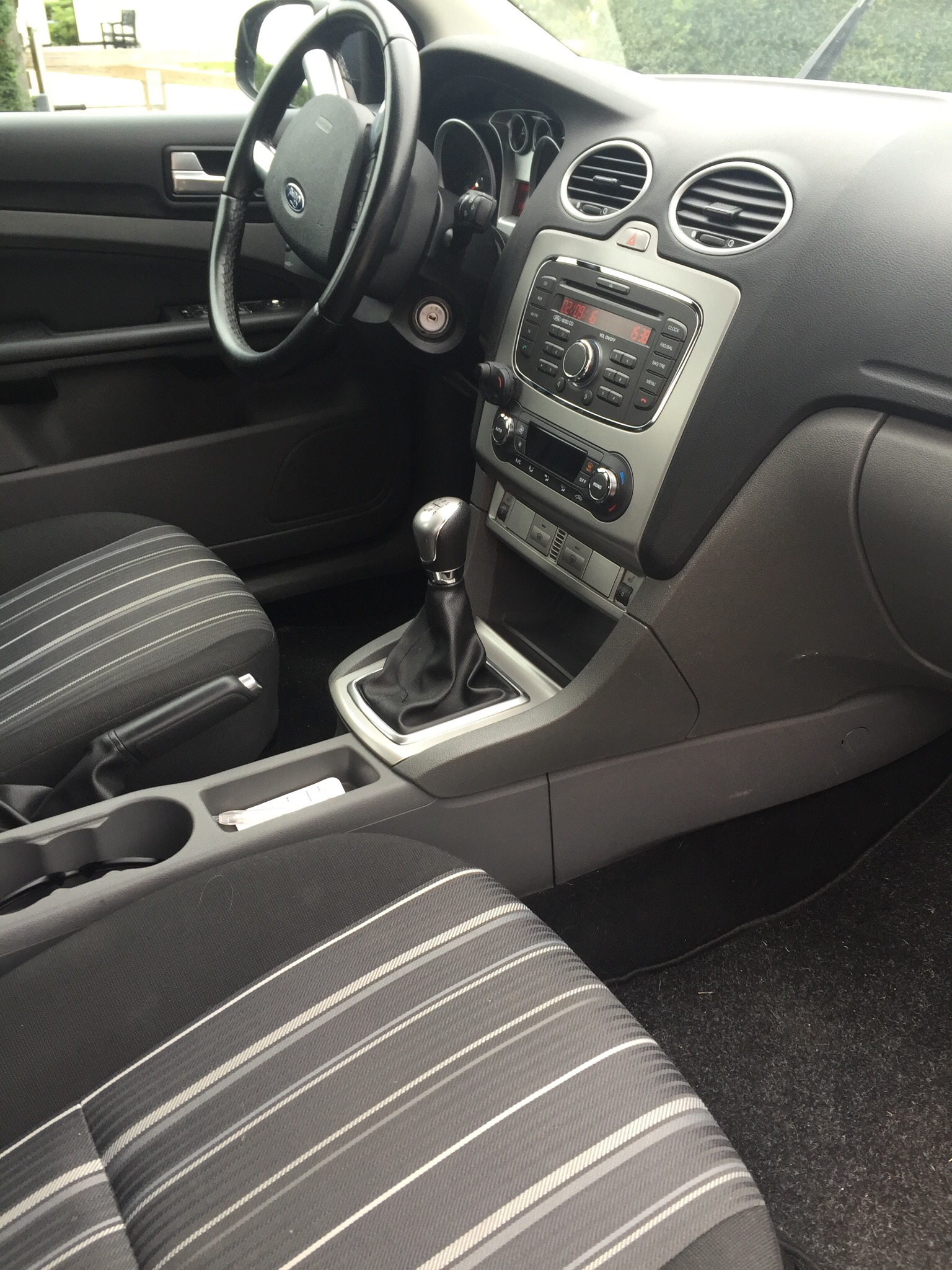 Grå Ford Focus fra 2010