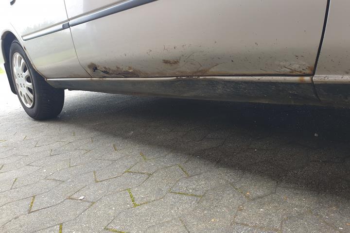 Sølv Toyota Corolla fra 1994
