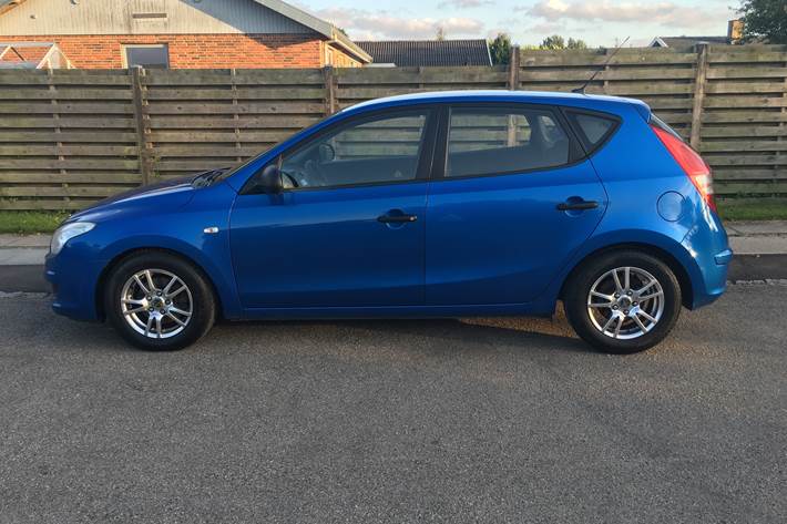 Blå Hyundai i30 fra 2007