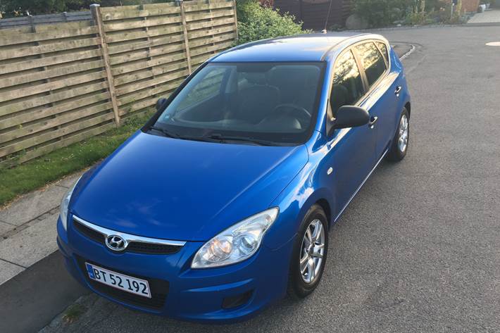 Blå Hyundai i30 fra 2007