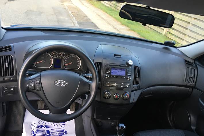 Blå Hyundai i30 fra 2007